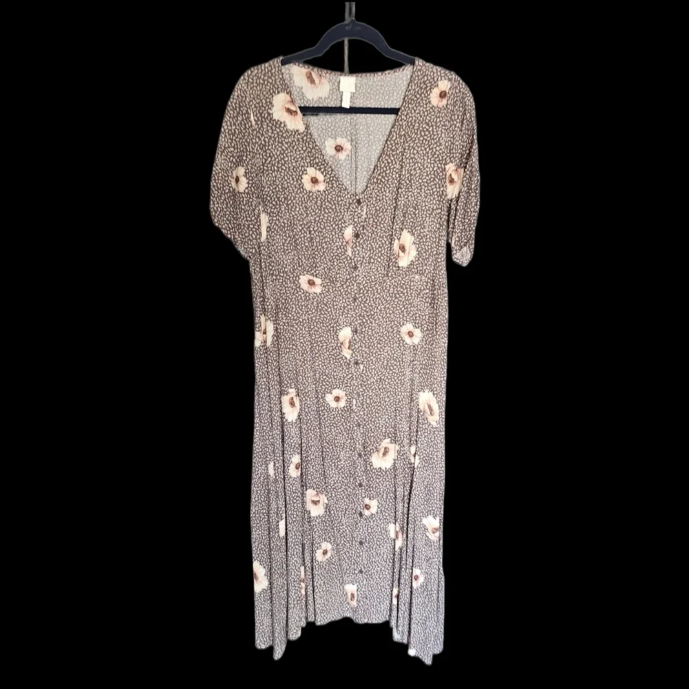 Floral V-Neck Dress - Picture 10 of 10